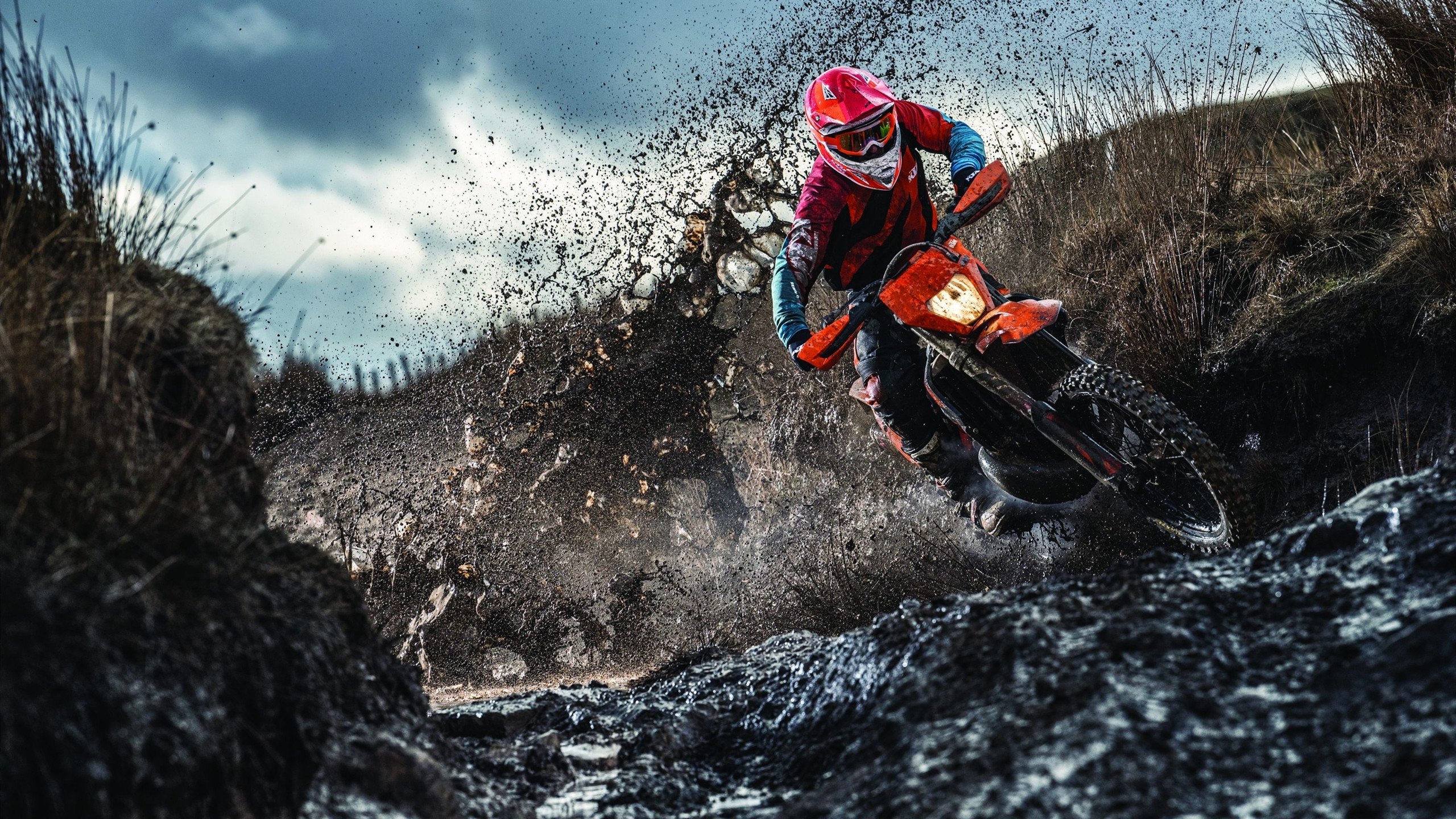 开云网站-CS2狙击手瞬间改变局势，cs1.6狙击手